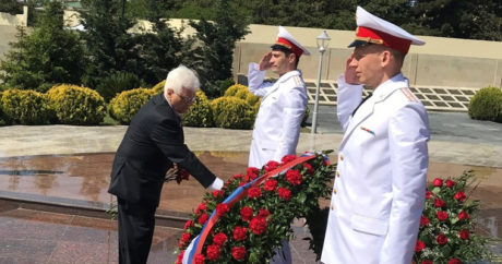 Посол России в Азербайджане почтил память павших в годы ВОВ — ФОТО