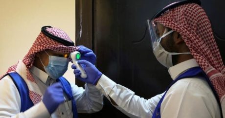 В Саудовской Аравии число случаев коронавируса приблизилось к 55 тысячам