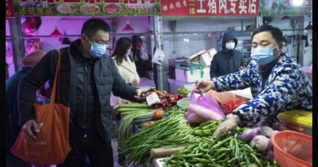 В районе Пекина ввели военное положение из-за коронавируса на рынке