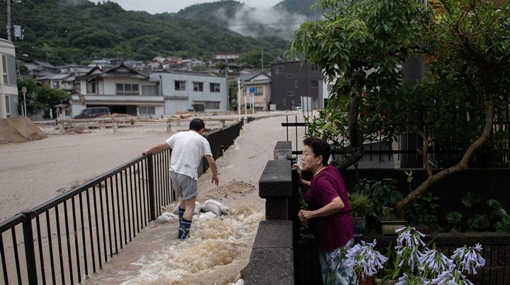 Более 12 тыс. зданий повреждено в Японии из-за сильных ливней