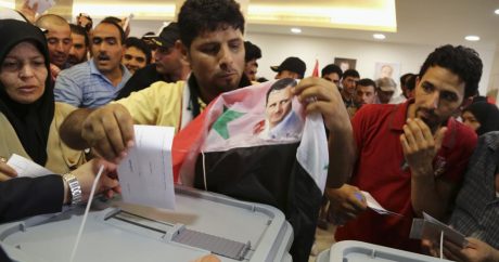 Участки для голосования на выборах в парламент открылись в Сирии