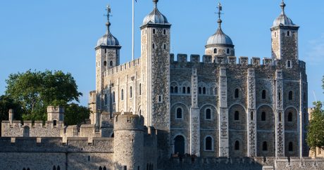 Лондонский Тауэр впервые за 500 лет увольняет стражей