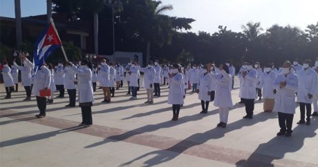 Кубинские врачи вылетели в Баку для борьбы с COVID-19