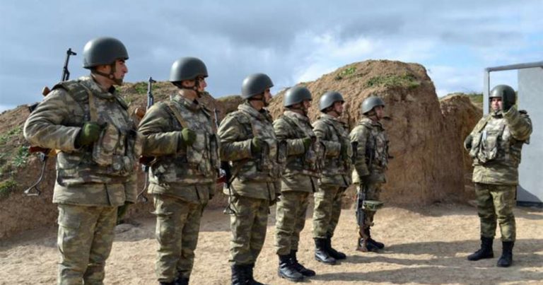 В Азербайджане более 23 500 граждан записались в армию добровольцами