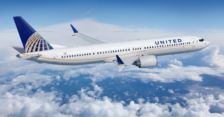 United Airlines отправит в неоплачиваемый отпуск 36 тыс. сотрудников