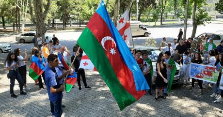 В Тбилиси проходит акция в поддержку Азербайджанской армии