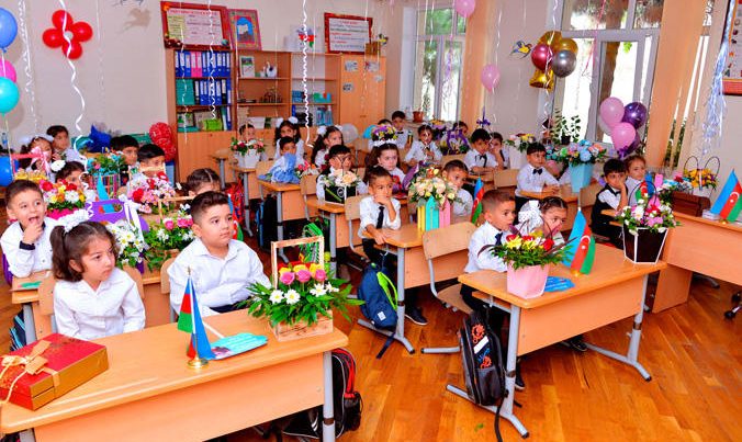 Стартовал процесс по выбору школ для приема в первый класс русского сектора