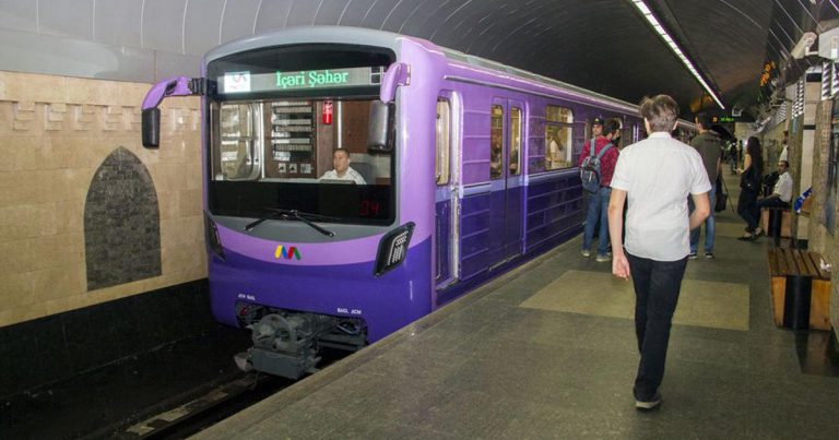 В Баку возобновит работу метро
