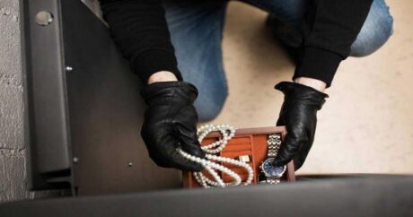 В Баку находившаяся в розыске женщина совершила кражу