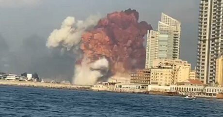Мощный взрыв в порту Бейрута: «Я сперва подумал, что Израиль сбросил атомную бомбу» — Видео