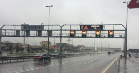 На автомагистралях Баку снижена скорость движения