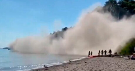 В Канаде скала обрушилась на пляж с отдыхающими