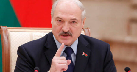 Лукашенко заявил, что не будет работать президентом при новой конституции
