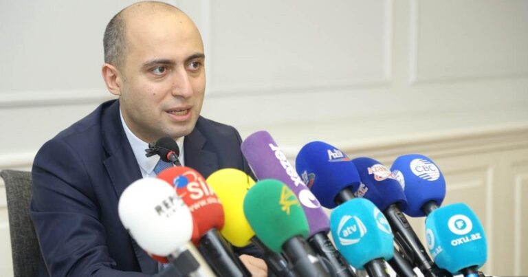 Министр образования поздравил азербайджанских учителей