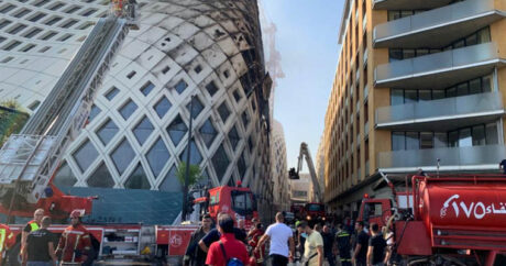 В Бейруте загорелось спроектированное Захой Хадид здание