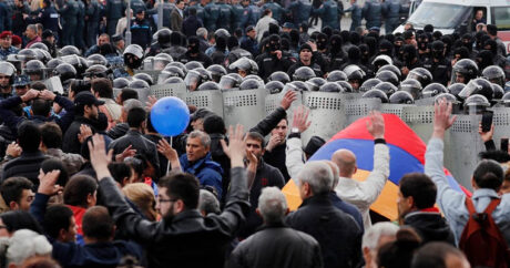 Армянские гастарбайтеры, требующие выезда в Россию, объявили голодовку