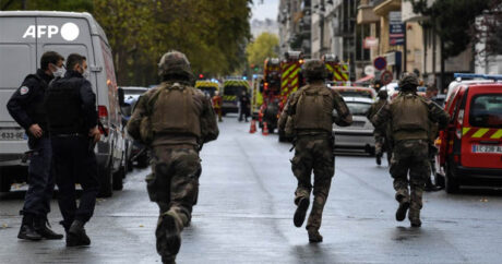 Неизвестные устроили резню около бывшего здания Charlie Hebdo в Париже