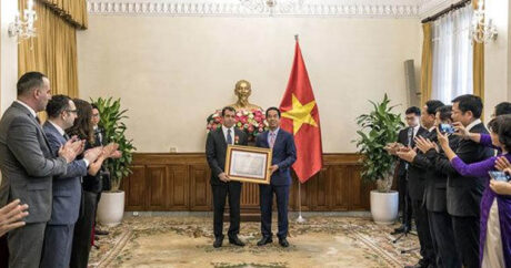 Президент Вьетнама наградил посла Азербайджана