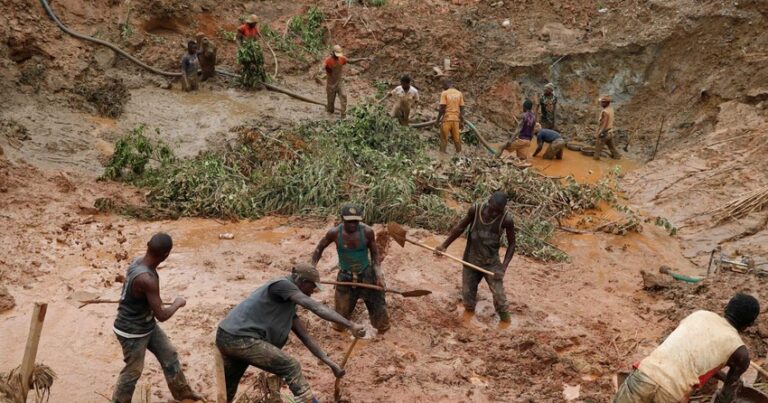 50 человек погибли при обрушении шахты по добыче золота в ДР Конго