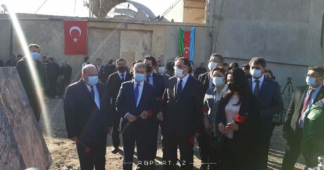 Главный омбудсмен Турции ознакомился с армянским вандализмом в Гяндже