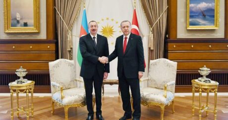 Президенты Азербайджана и Турции поговорили по телефону