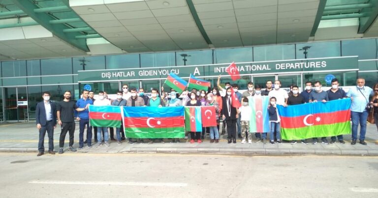 Азербайджанские врачи вернулись из Турции для помощи военнослужащим
