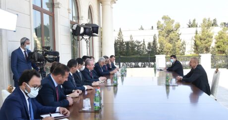 Президент принял делегацию Великого нацсобрания Турции во главе с Шентопом