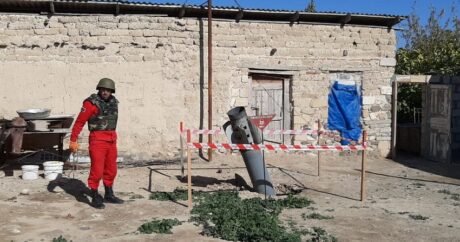 Выпущенные амянами ракеты «Смерч» упали во дворы жилых домов в Тапгарагоюнлу