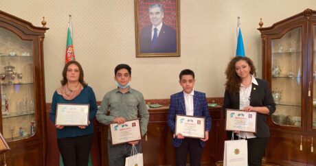 В Баку подвели итоги конкурса рисунков юных художников, посвящённого 25-летию нейтралитета Туркменистана