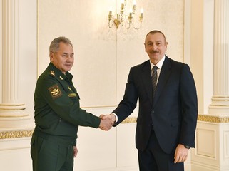 Президент Ильхам Алиев принял делегацию во главе с министром обороны России