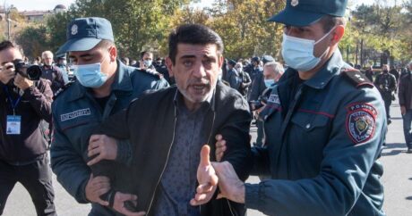 Задержание оппозиционеров на площади Свободы в Ереване — ВИДЕО