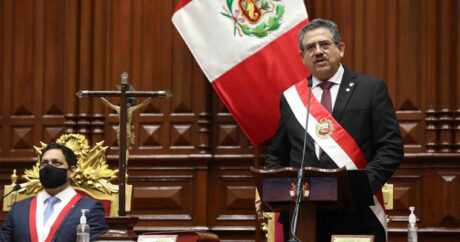Президент и руководство парламента Перу подали в отставку