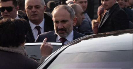 СМИ: Пашинян перекрывает улицы Еревана