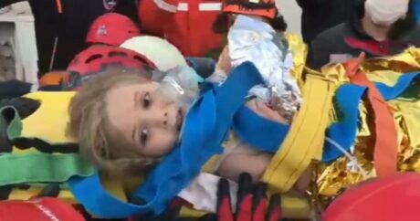 В Турции спасли девочку, которая провела под завалами 91 час