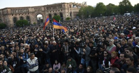 Сегодня армянская оппозиция проведет шествие