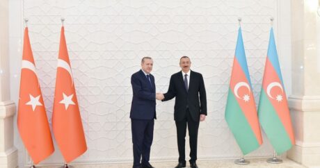 Ильхам Алиев и Реджеп Тайип Эрдоган посетили монумент турецким шехидам