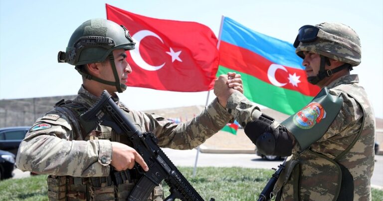 Министерство обороны Турции подготовило видеоролик о Параде победы