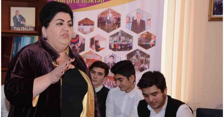 В Баку директора школы оштрафовали за гостей в день рождения
