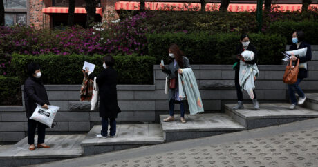 Власти Сеула запретили гражданам собираться компаниями более пяти человек