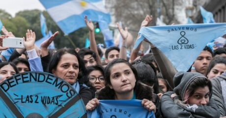 В Аргентине собрали более 250 тысяч подписей за легализацию абортов