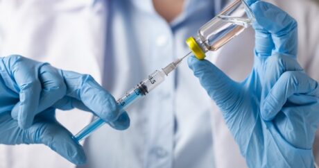 Первая страна на Западе начинает вакцинацию населения от коронавируса