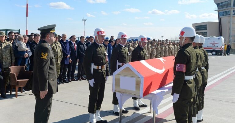 В Сирии погибли 2 турецких военнослужащих, еще 8 ранены