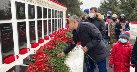 Посольство Узбекистана почтило память жертв 20 января — ФОТО