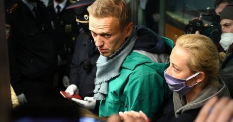 Алексей Навальный задержан в аэропорту Шереметьево — Видео