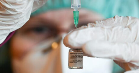 В Азербайджане начинается вакцинация от COVID-19 граждан старше 18 лет