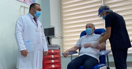 Министр здравоохранения Азербайджана вакцинирован от коронавируса — ВИДЕО