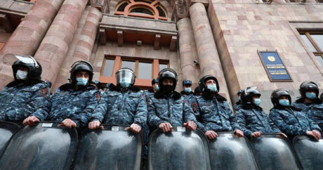 Акция возле здания правительства Армении: задержаны свыше 20 человек — ВИДЕО