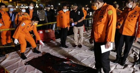 Найдены фрагменты тел пассажиров разбившегося в Индонезии Boeing