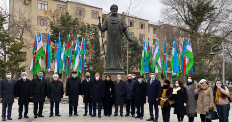 В Баку почтили память Алишера Навои – ФОТО