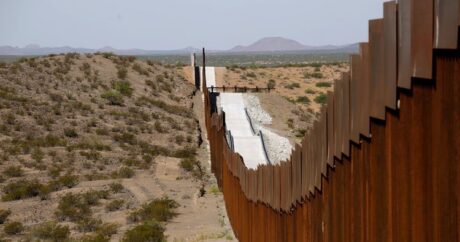 Байден прекратил финансирование строительства стены на границе с Мексикой